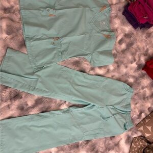Unbranded Women’s Mint Green Scrub Set - Top & Pants
